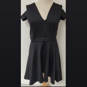 BNWT Boohoo black dress